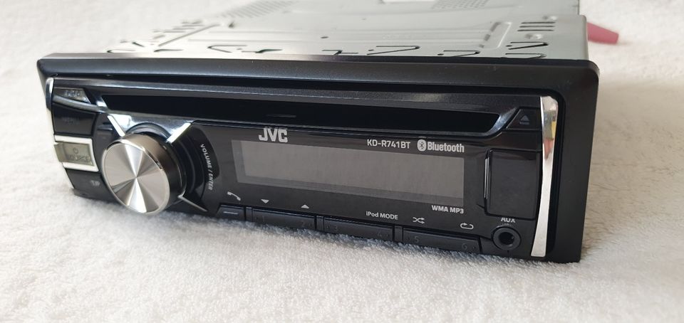 Autoradio JVC mit Bluetooth, CD-Player, USB, Radio, Aux KD-R741BT in München