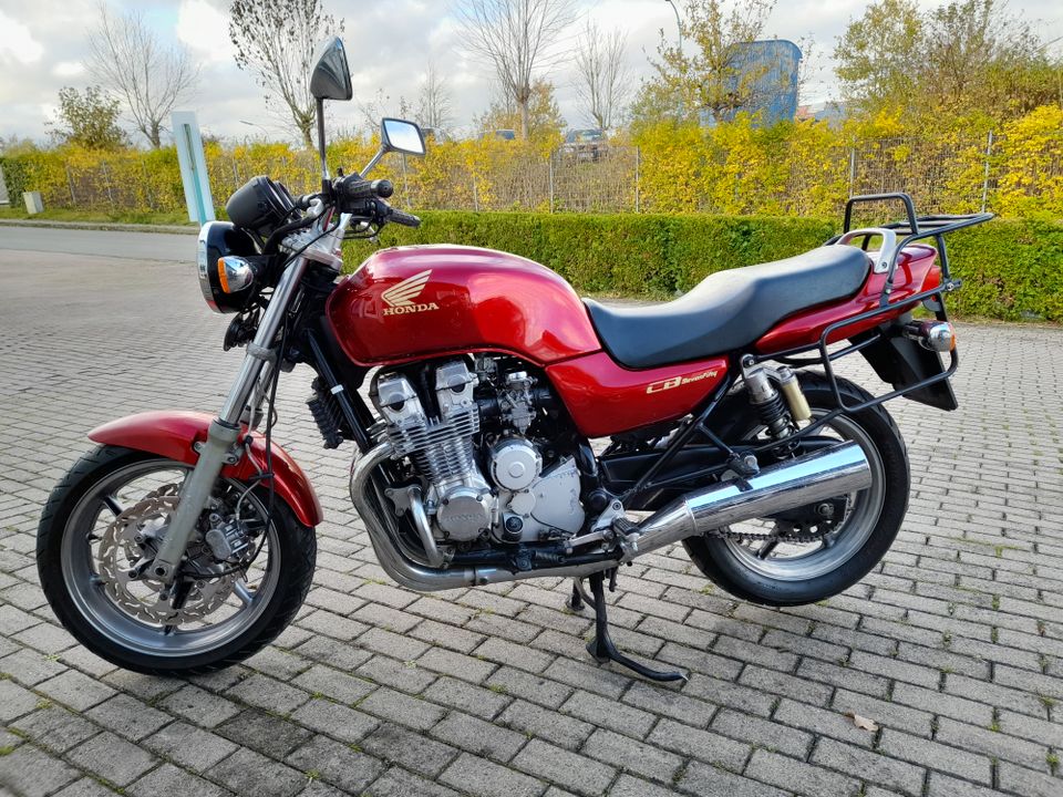 Honda CB 750 RC 42 Lieferung ist möglich in Nieheim