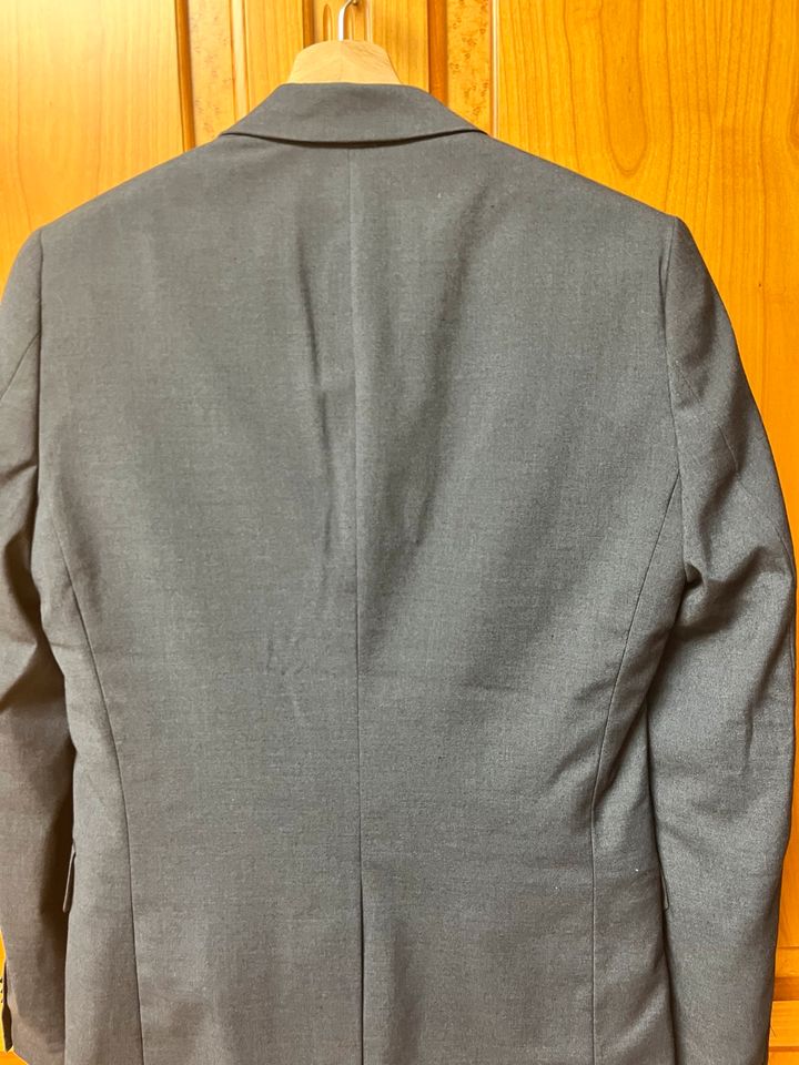 Anzug Blazer Weste Anzughose Anzugset H&M mit Weste Gr 44 in Frankfurt am Main