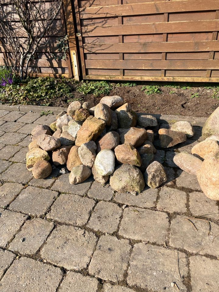 Findlinge, Steine für Teich in Salzkotten