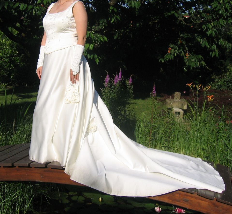 Satin-Hochzeitskleid cremefarben Gr.40-42 in Sinsheim