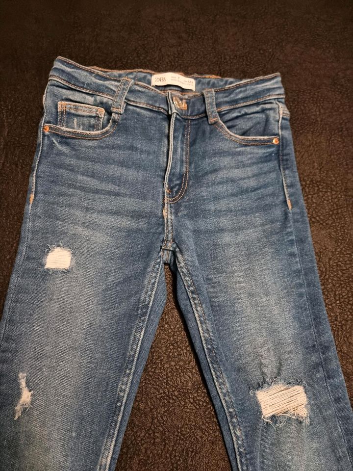 Zara Jeans,  Gr.122 in Fürth