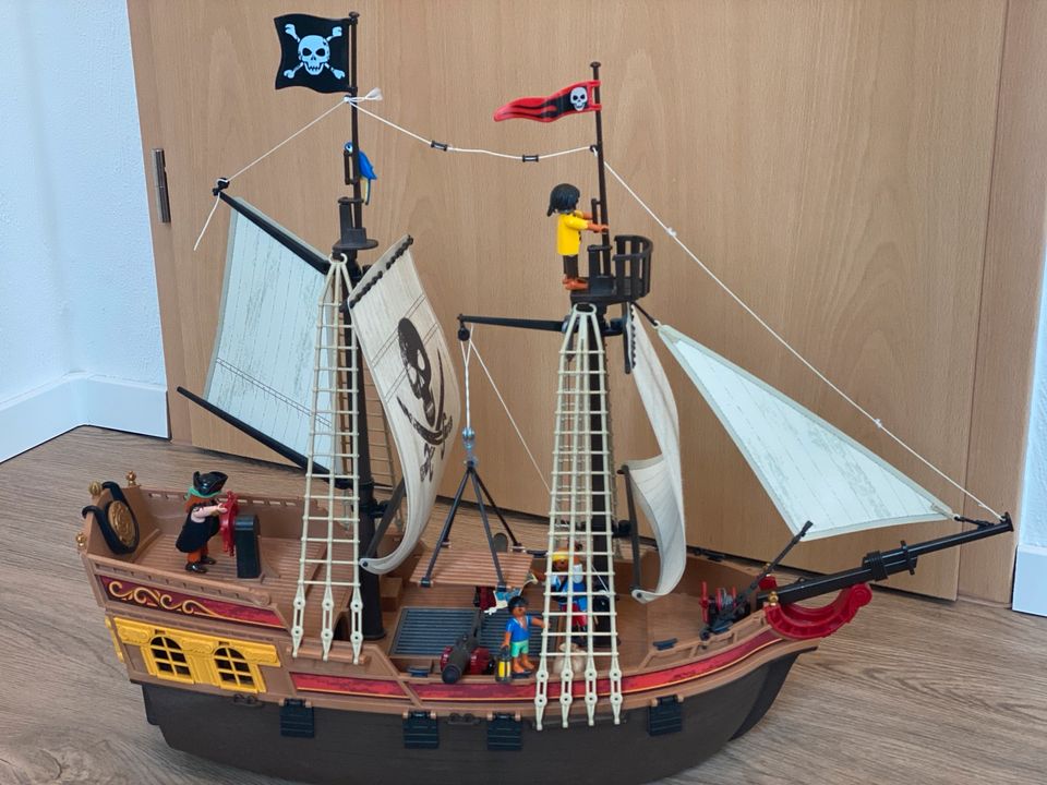 Großes Piratenschiff von Playmobil 5135 Neuwertig in Menden