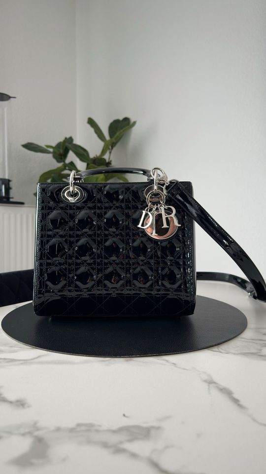 DIOR Ladydior Medium Tasche Rechnung schwarz mit Silber Hardware in Hamm