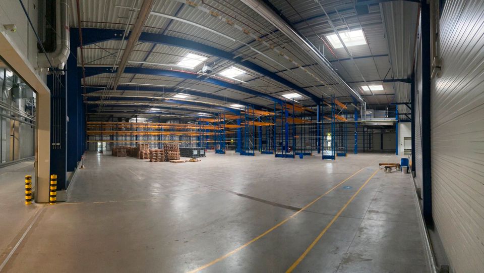 12.500 m² Hochwertige Produktions- und Lagerfläche in Laupheim (teilbar ab 300 m², provisionsfrei) in Laupheim