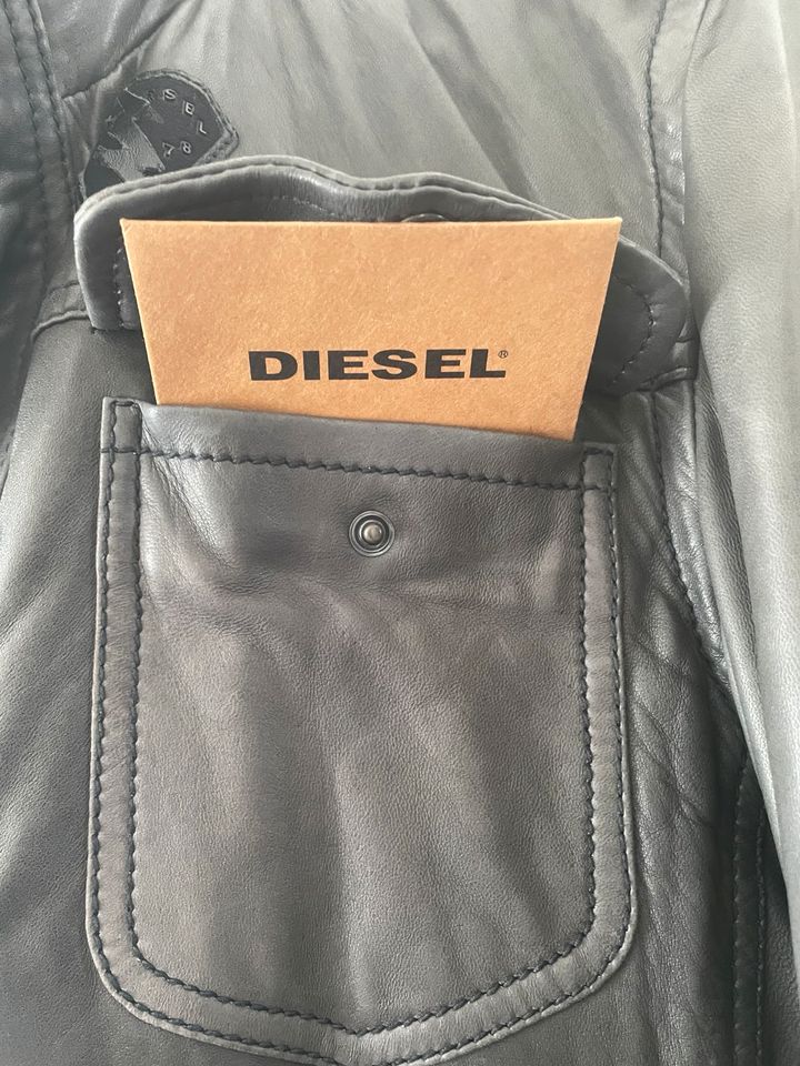 Diesel Leder Jacke Gr L top Zustand neuwertig in Friedrichshafen