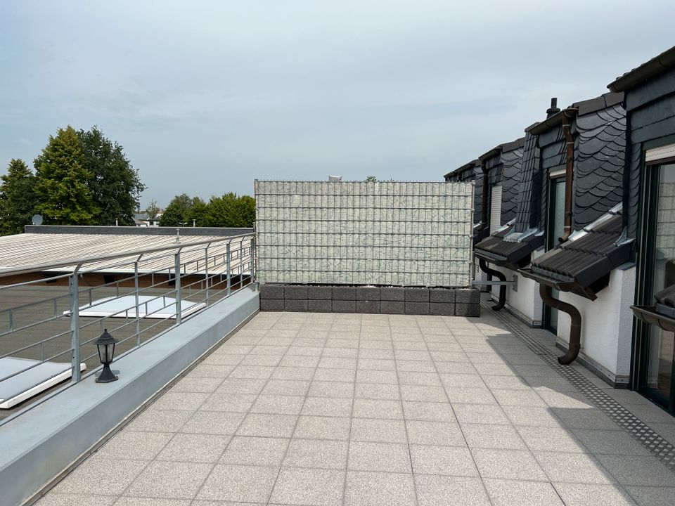 Moderne Maisonettewohnung mit Terrasse und Dachboden - Pulheim in Pulheim