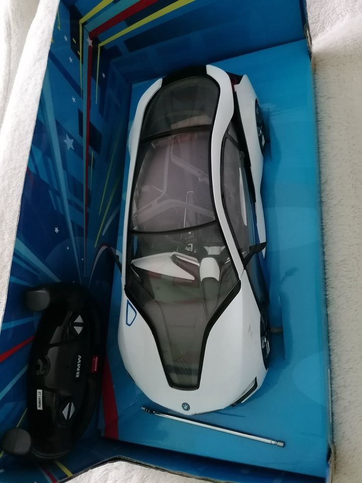 Remote Control BMW i8 ferngesteuertes Auto ab 6 Jahren in Rohrdorf