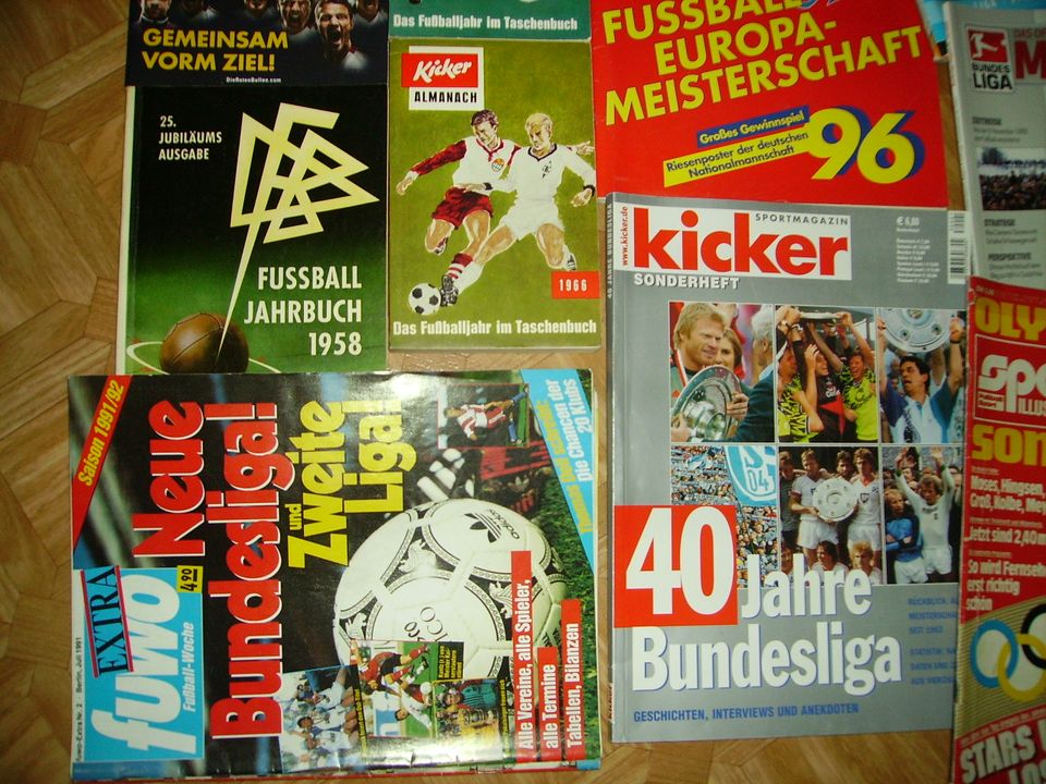 Konvolut Fußball-Magazine,Kicker Almanach 1965/66,DFB Jahrbuch in Cottbus