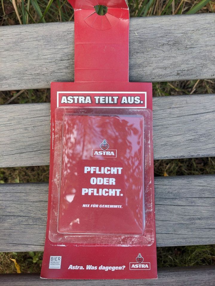 Astra Urtyp Kartenspiel - Trinkspiel - Pflicht oder Pflicht NEU in Berlin