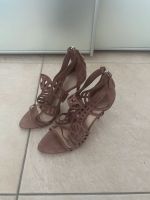 Zara High Heels Sandalen Wildleder 41 Nordrhein-Westfalen - Hürth Vorschau