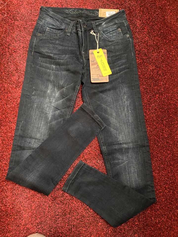 Jeans Neu Damen 26/32 in Bremerhaven