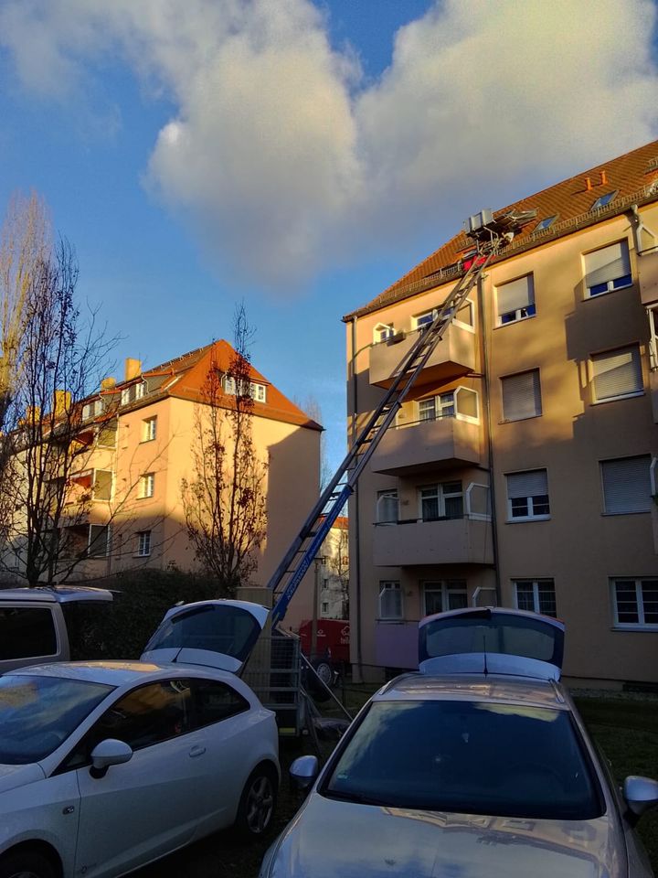 Möbellift Transporter mit Fahrer Umzug Entrümpelung  Haushaltsauflösung Klavier Transporte möbeltaxi in Leipzig