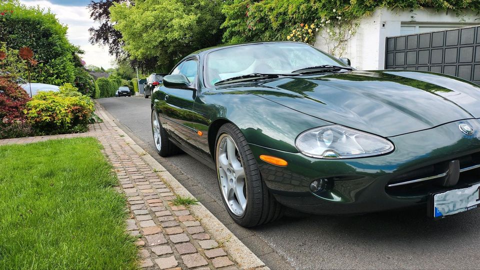 Jaguar XK8 BJ98 3.Hd Scheckheft 58tkm in Essen