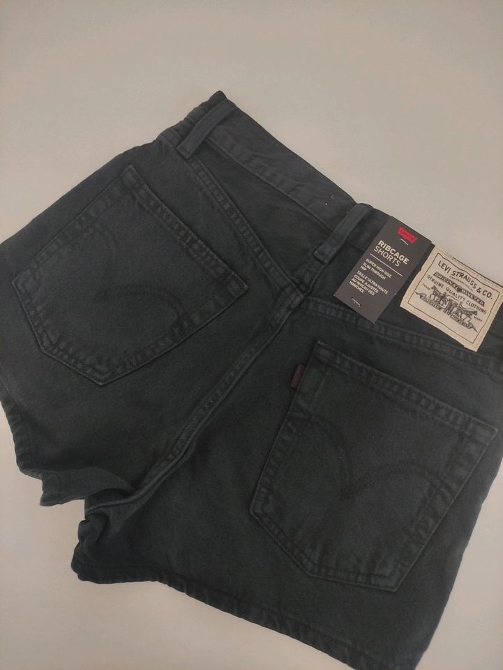 Levi's Ribcage Shorts W27 in Wuppertal