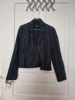 Kurzer schöner nadelstreifen Blazer, Größe XS/S, wie neu Stuttgart - Stuttgart-West Vorschau