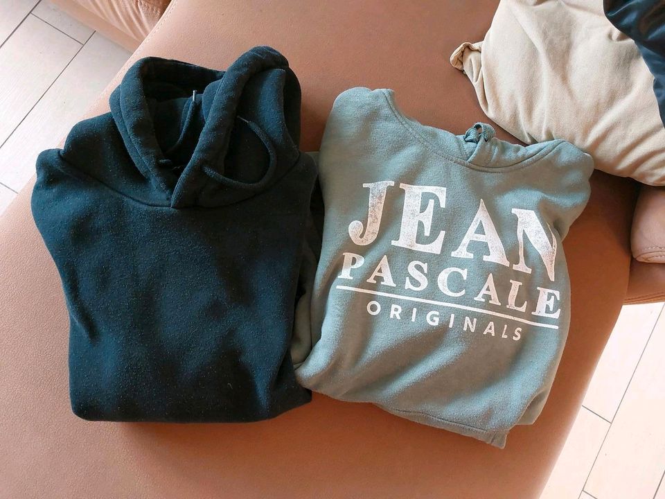 2x Hoodie Kapuzenpulli Größe M in Mengerskirchen