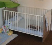 Gitterbett, Kinderbett mit Matratze gebraucht Niedersachsen - Verden Vorschau