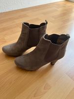 Unisa Stiefeletten Damen taupe/ grau Größe 39 Niedersachsen - Hildesheim Vorschau