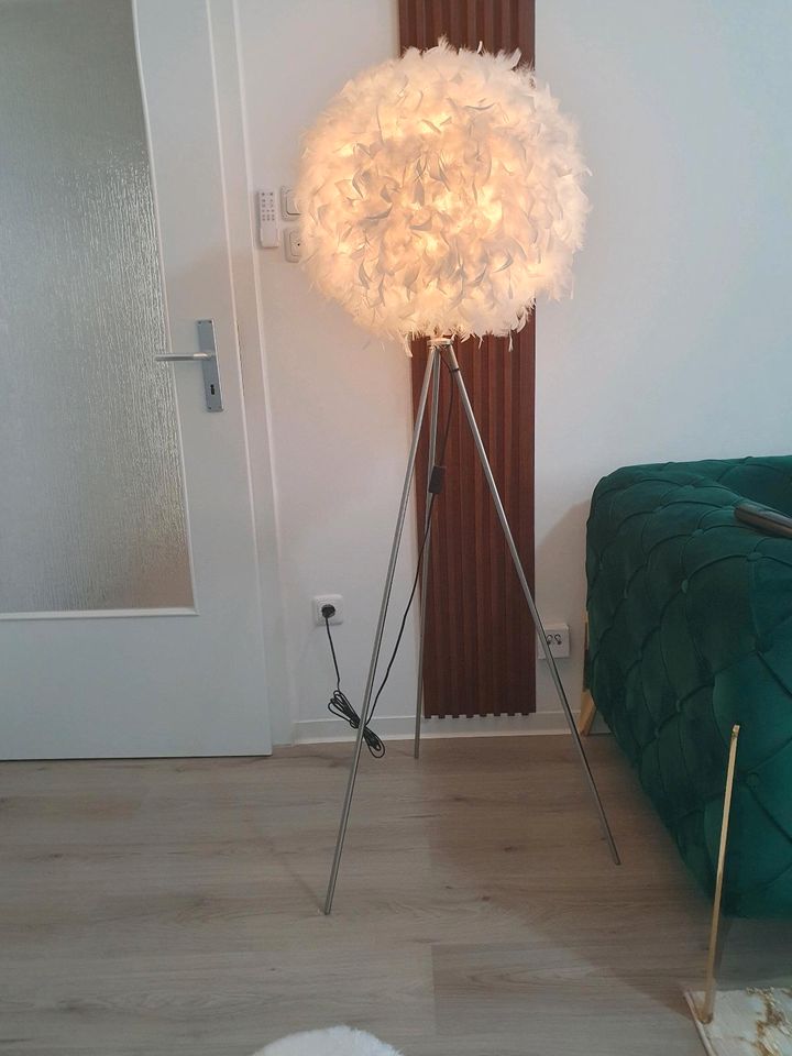 Modern Romantic Floor Lamp in Detmold