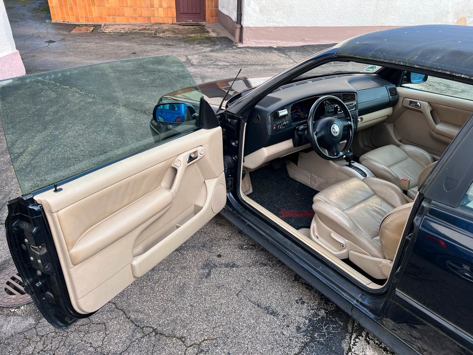 Golf IV 4 Cabrio 2.0 115 PS Klima Automatik Sitzheizung in Aspach