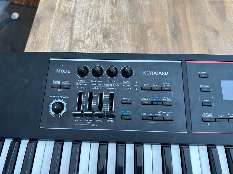 Keyboard Roland Juno DS 76 in Worms