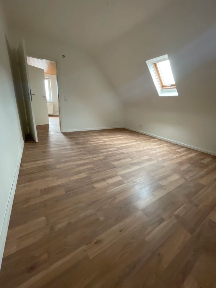 Komplett renovierte 2-Zimmer-Wohnung in Schiffweiler in Schiffweiler
