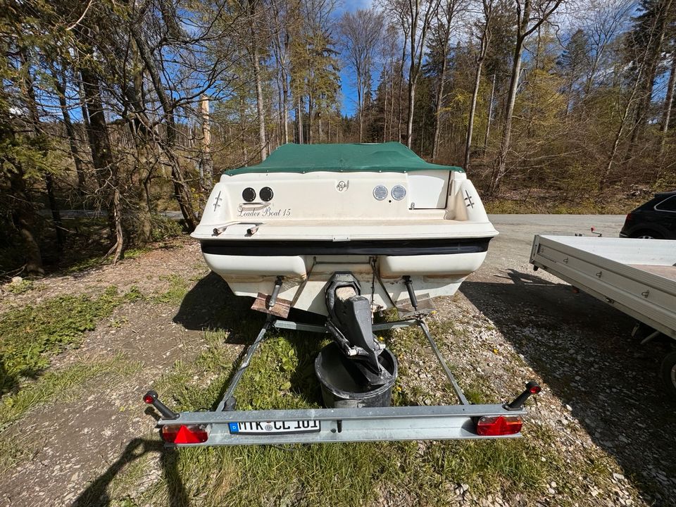 Motorboot Larson 235 Volvo Penta 5,7 Bj.1998 mit Trailer in Schwalbach a. Taunus