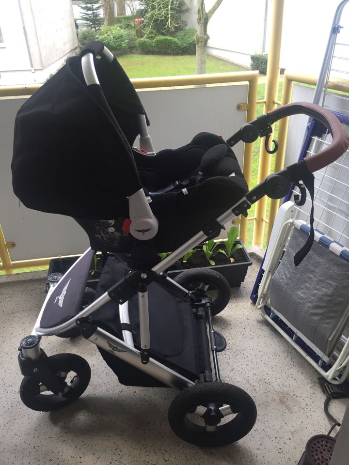 3 in 1 Kinderwagen mit Zubehör in Mülheim (Ruhr)