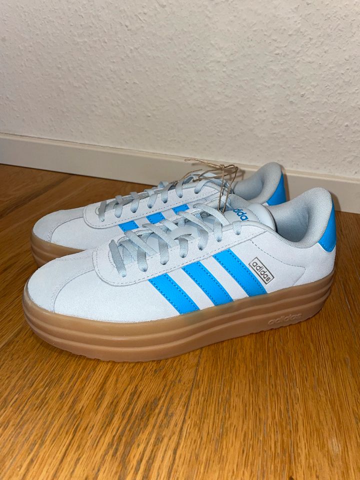 Adidas Sneaker in Kerpen