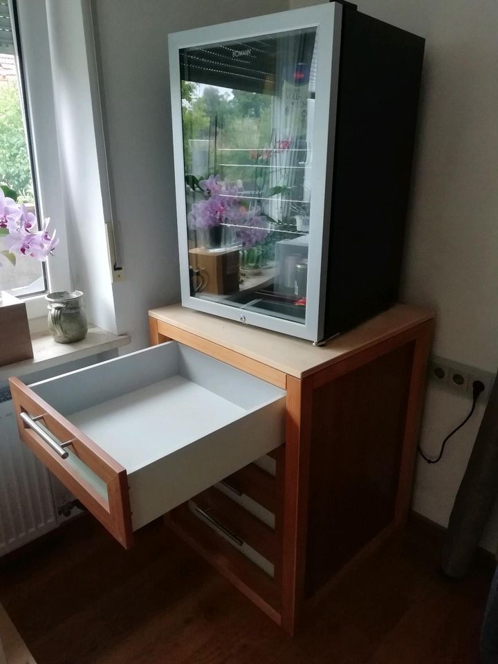 Kühlschrank mit Schubladencontainer in Freising