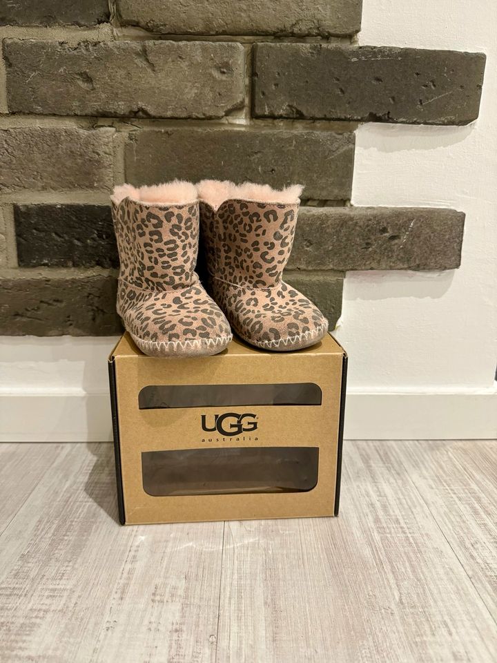 UGG Boots Cassie Leopard • Gr. 4/5 • Babyschuhe in Hamburg