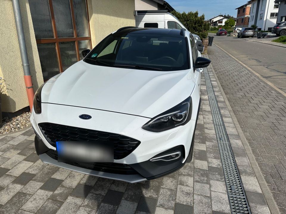 Ford Focus Active 1,5L Ecoboost, Ford Garantie bis 06/2026 in Konstanz