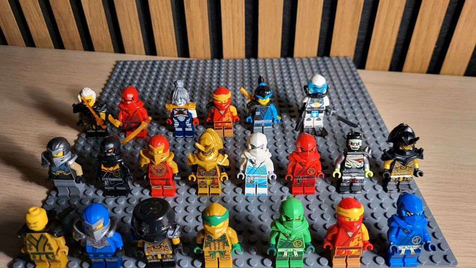 Lego Minifiguren Ninjago in Taucha