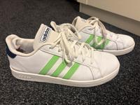 Adidas 3 Paar Sneaker Damen Gr. 39 Berlin - Hellersdorf Vorschau