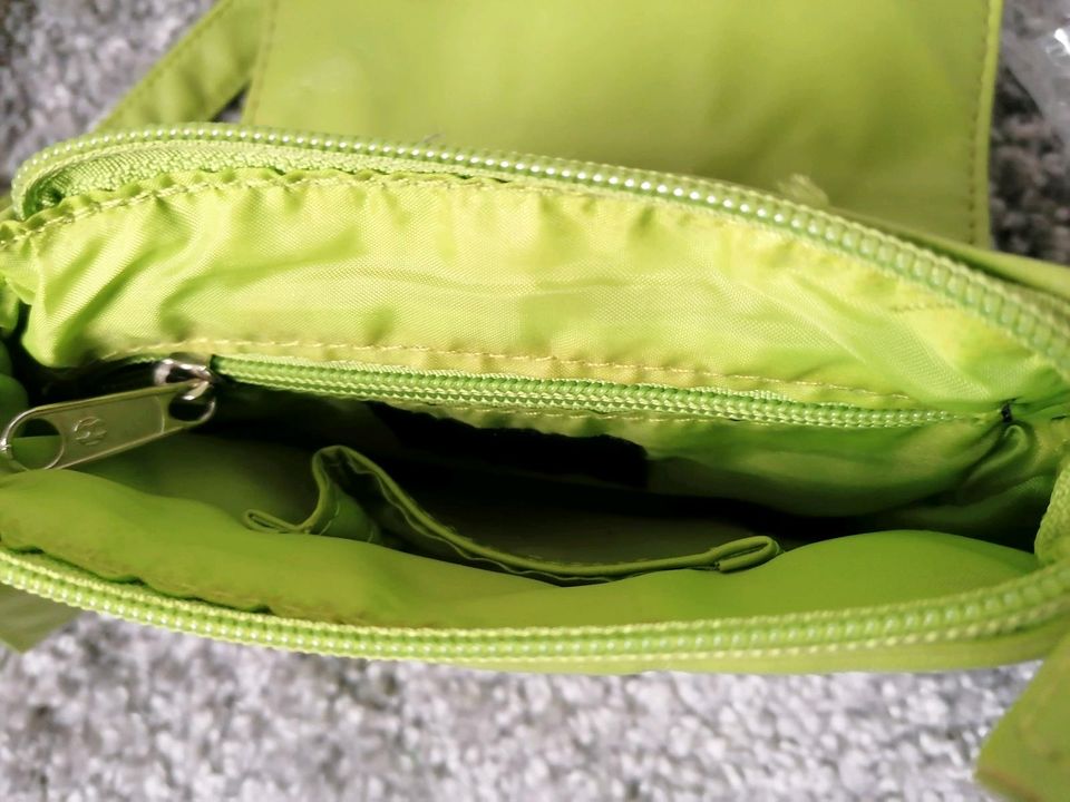 Handtasche grün Umhängetasche in Friesoythe