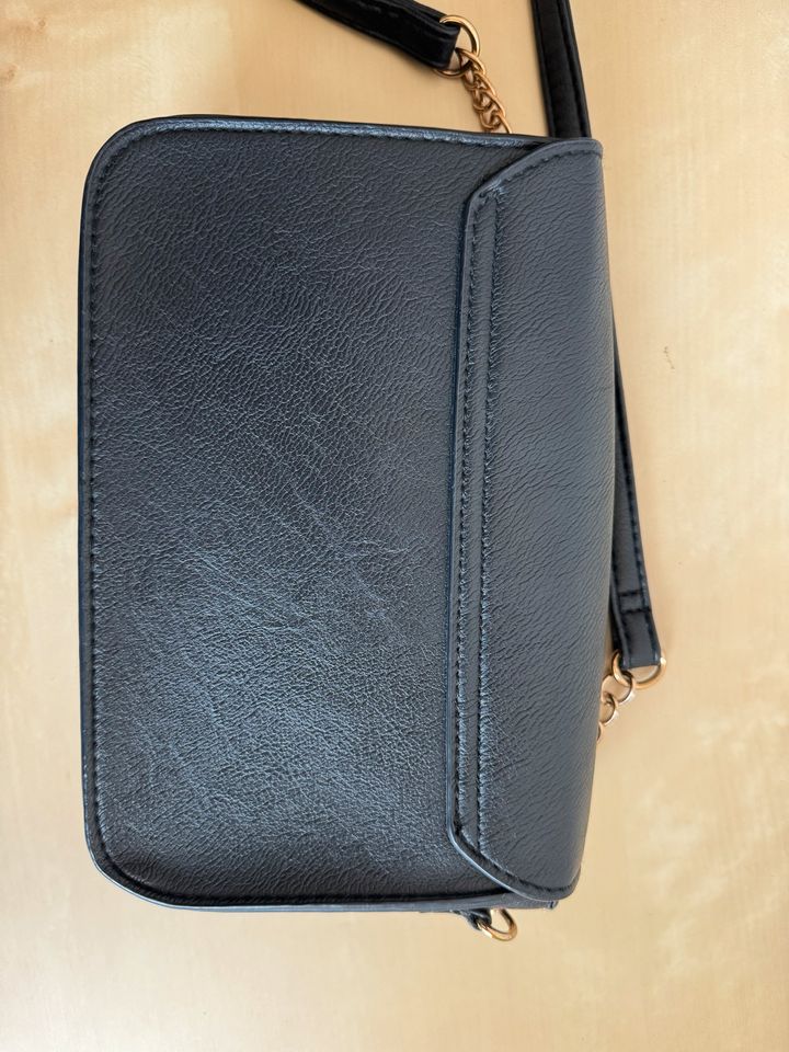 Kleine, schwarze Handtasche (gebraucht) in Meppen