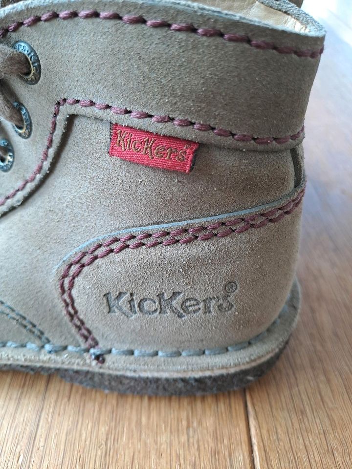 Kickers Boots Schuhe halbhoch Wildleder Größe 33 in Wiehl