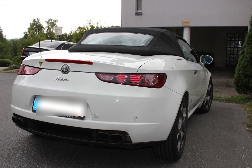 Alfa Romeo Spider 2.2 JTS 16V weiß 117000km in Wetter (Ruhr)