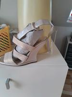 Designer Sandaletten in Perlmutt Größe  37,5 Berlin - Reinickendorf Vorschau