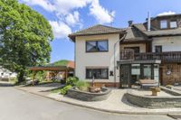 Wohnen und vermieten im Luftkurort: Zweifamilienhaus mit Top-Potenzial zur flexiblen Nutzung in Vöhl Hessen - Vöhl Vorschau