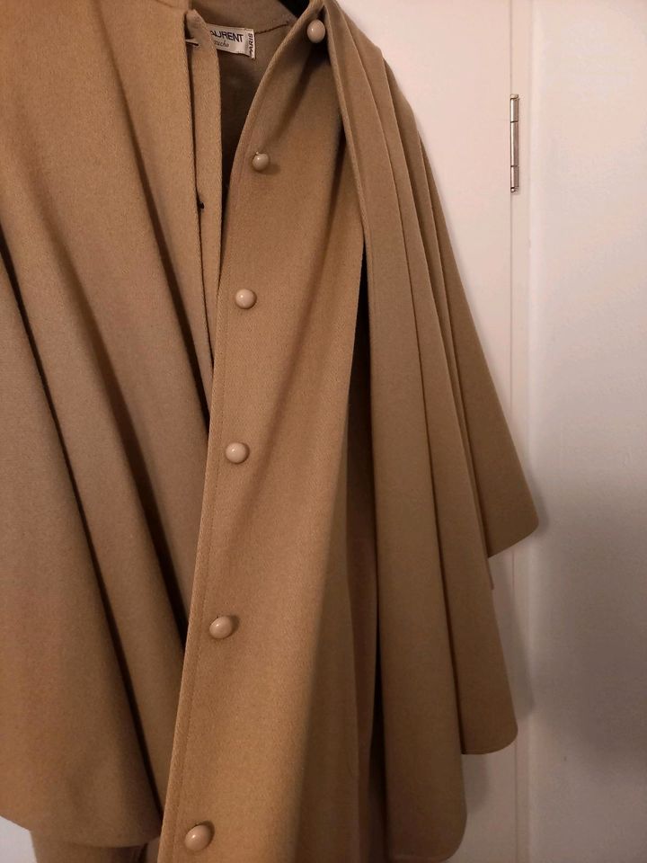 Saint laurent Cape Vintage in Düsseldorf