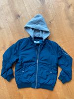 ❤️ Bomberjacke Blouson H&M Gr. 128 dunkelblau Nordrhein-Westfalen - Mülheim (Ruhr) Vorschau