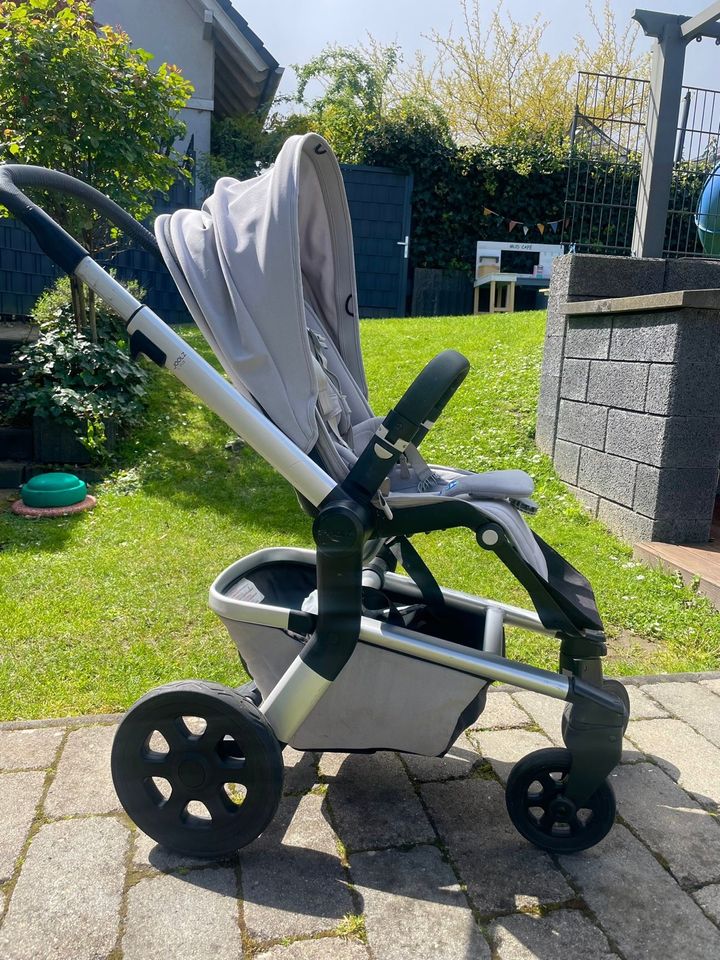 Joolz hub Kinderwagen grau in Leverkusen