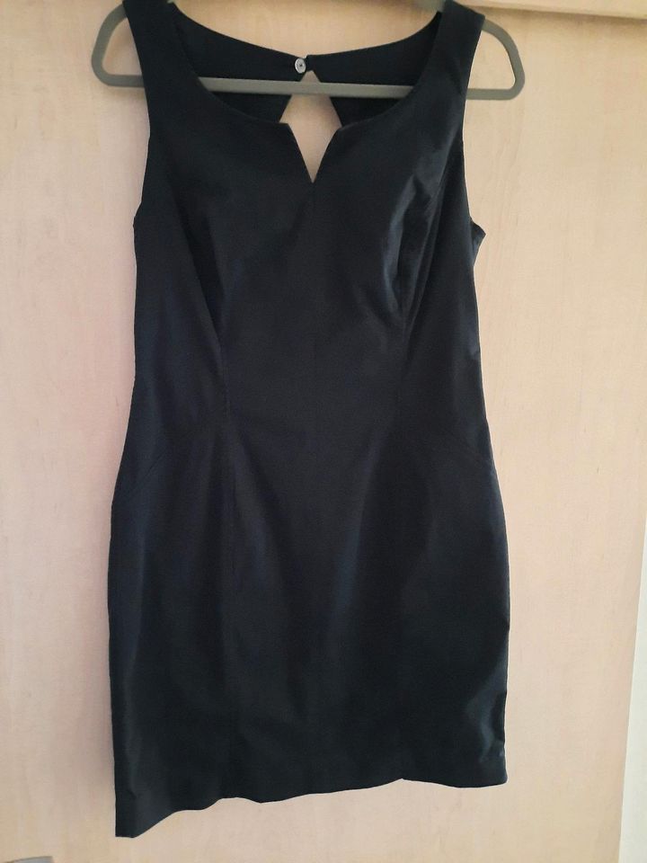 Cocktailkleid schwarz ESPRIT Gr. 40 in Bokholt-Hanredder