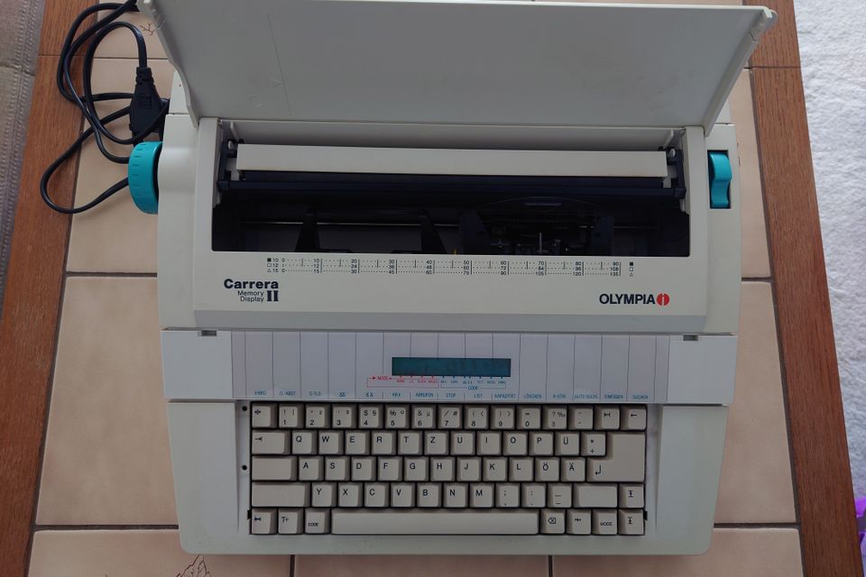 Elektronische Schreibmaschine Olympia Carrera II - Memory Display in Premnitz