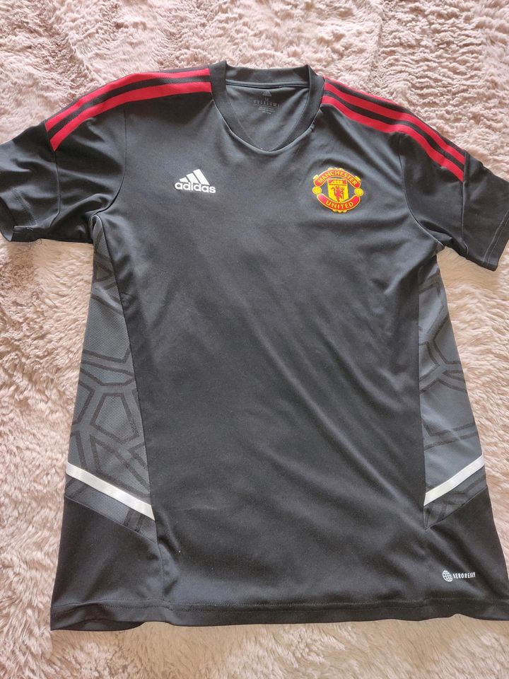 Shirt / Trikot Manchester United - Gr. M in Nürnberg (Mittelfr)