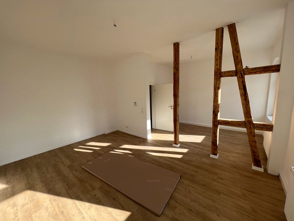 ATLAS IMMOBILIEN: Top Mehrfamilienhaus *Stellplätze* *Balkone* *Teilklima* *Sanierung 21/22* in Erfurt