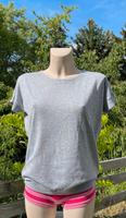 FEINSTRICK Shirt Top mit Nieten Gr. S/M Berlin - Pankow Vorschau
