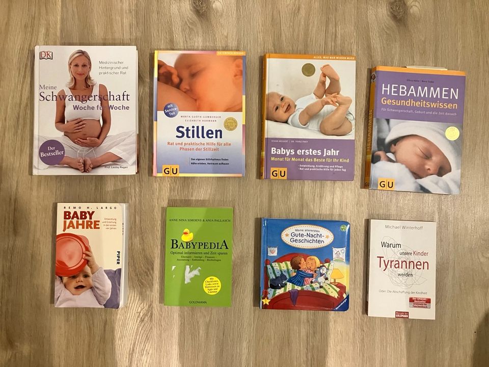 Großes Bücherpaket / Bücher zu Schwangerschaft, Geburt, Babyjahre in Berlin